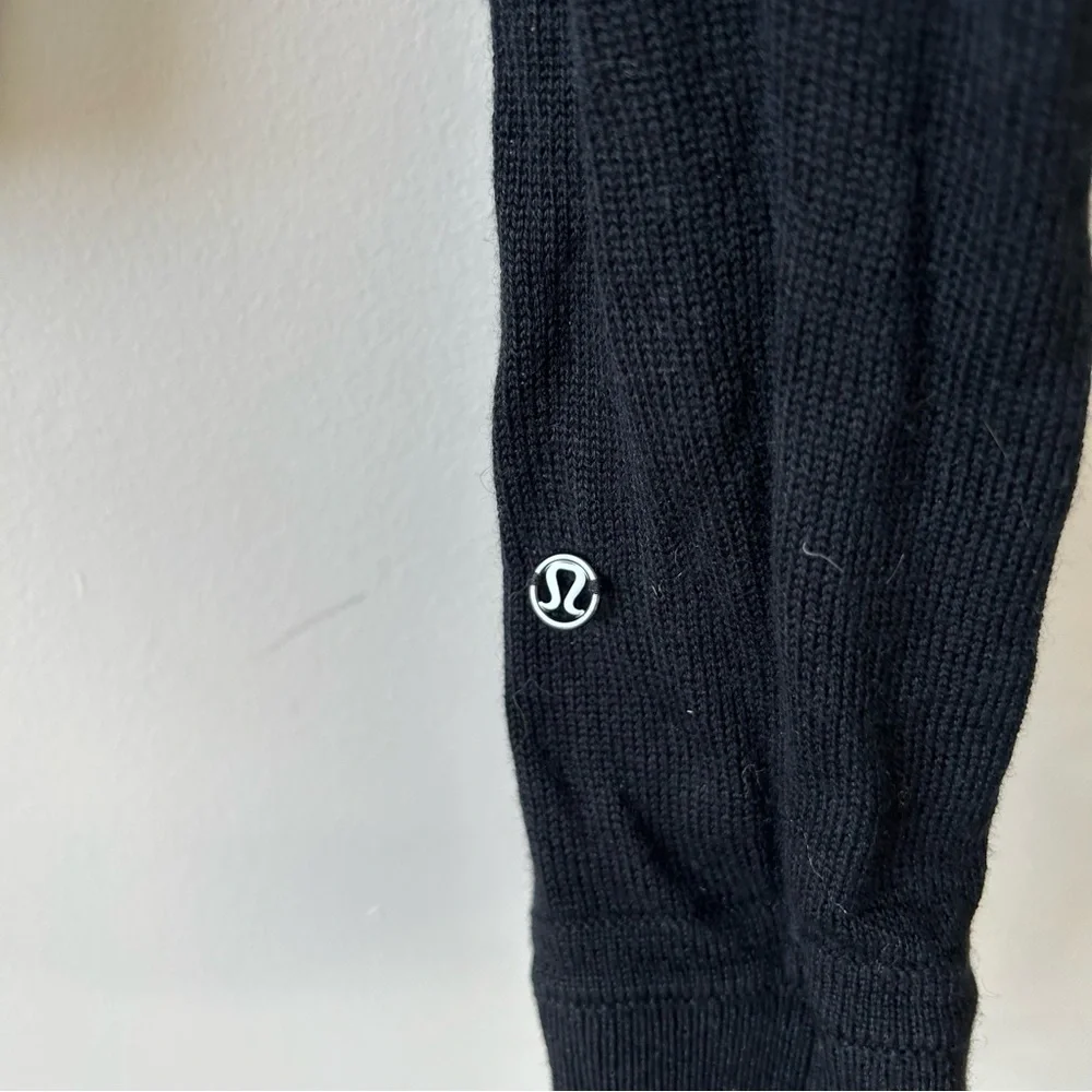 Lululemon Iconic Sweater Wrap Black Size 6
